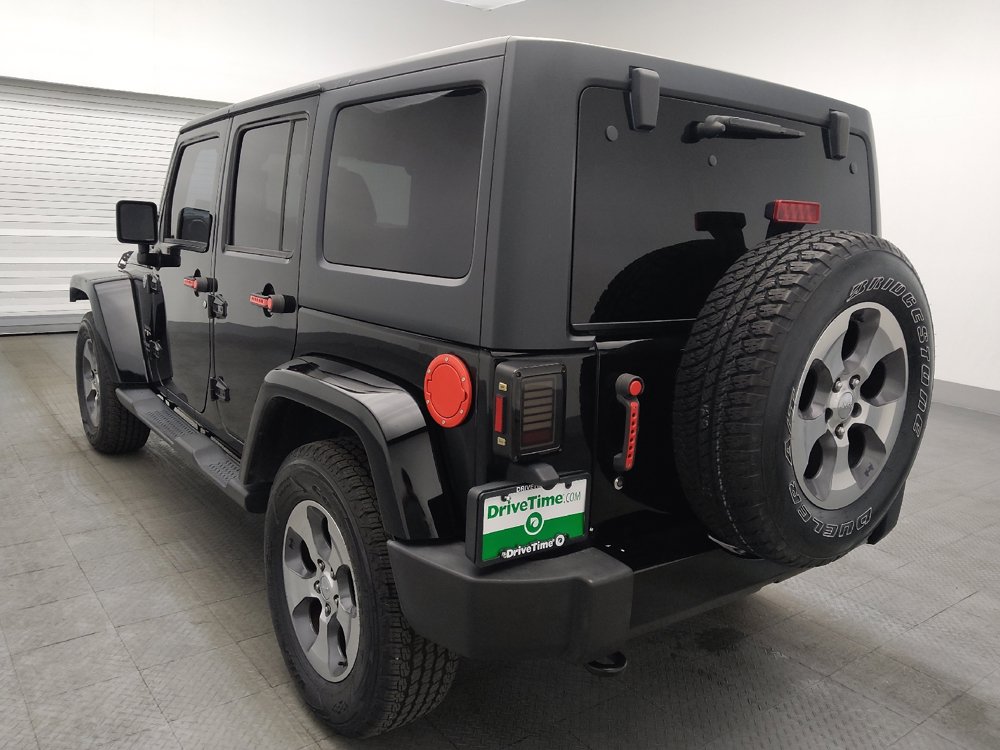 Used 2017 Jeep Wrangler Unlimited Sahara w/ Connectivity Group AWD/4WD image 5