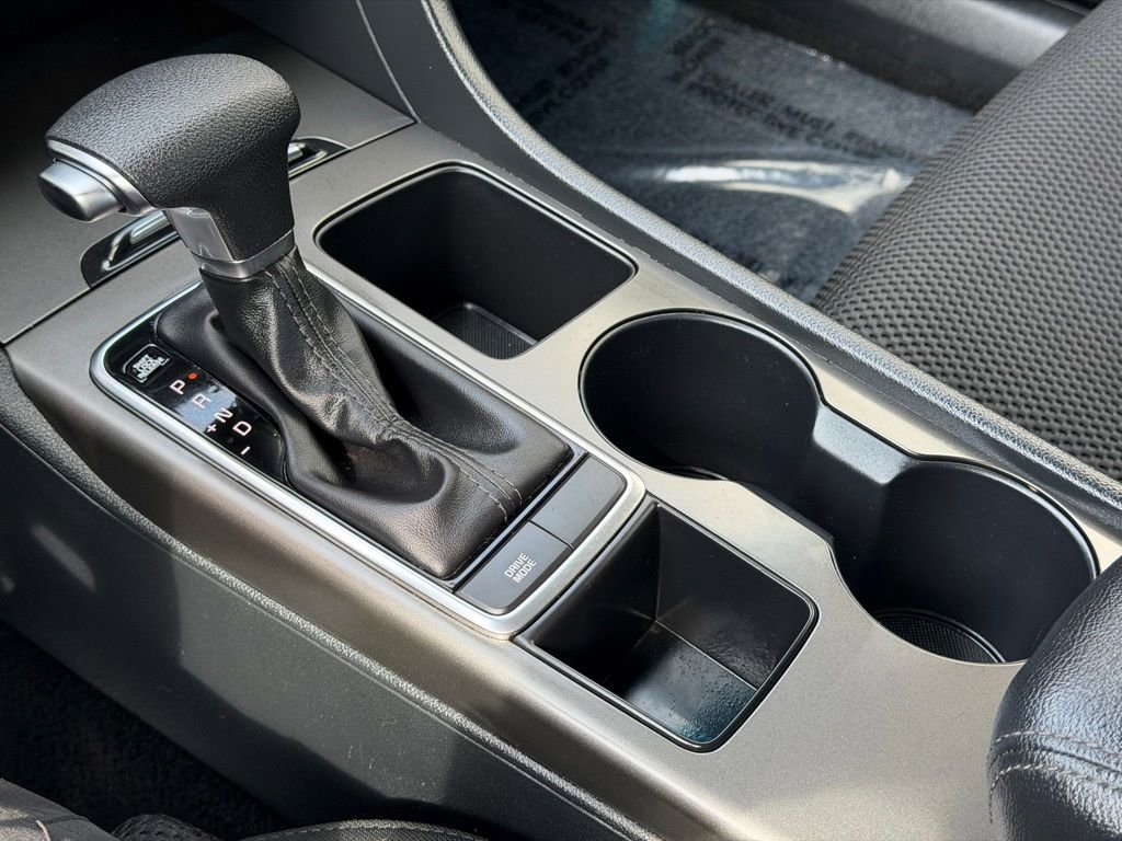 Used 2020 Kia Optima LX image 16