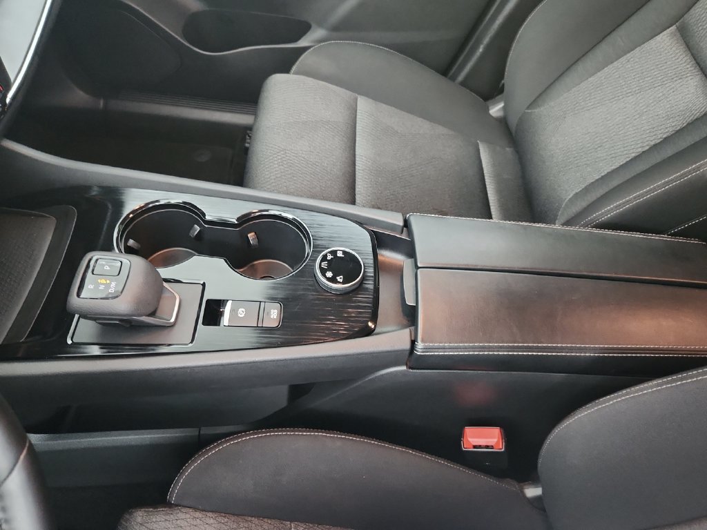 Used 2025 Nissan Rogue SV AWD/4WD image 31