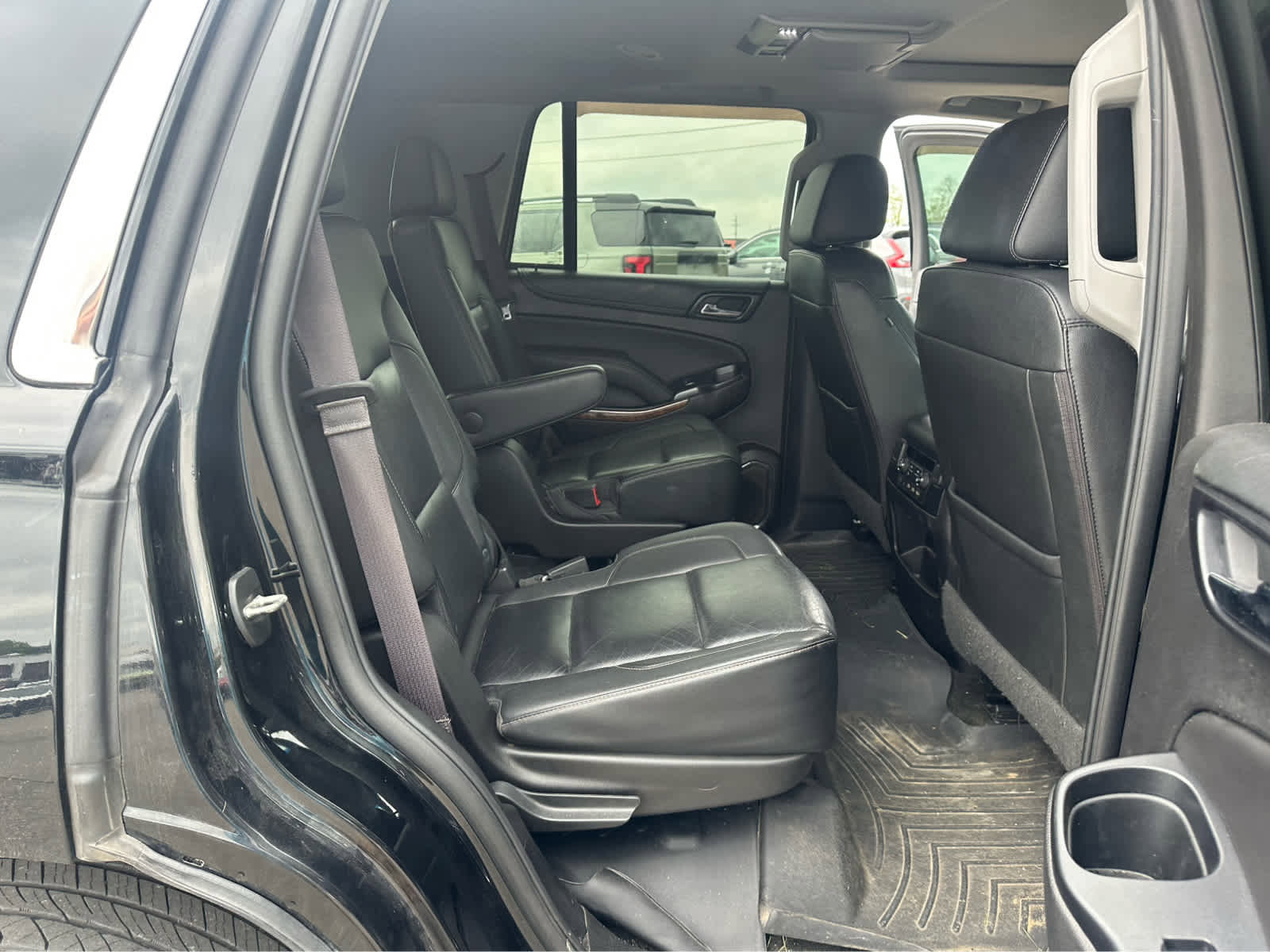 Used 2017 Chevrolet Tahoe Premier AWD/4WD image 25