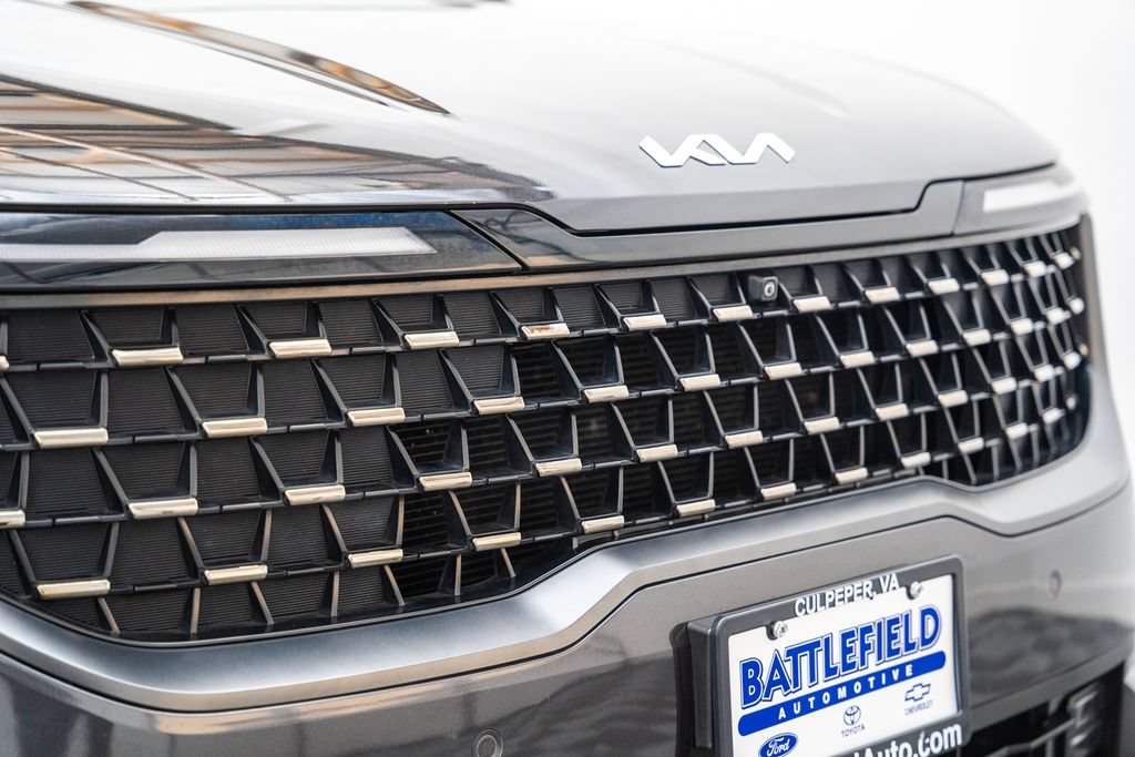 Used 2025 Kia Carnival SX FWD image 11