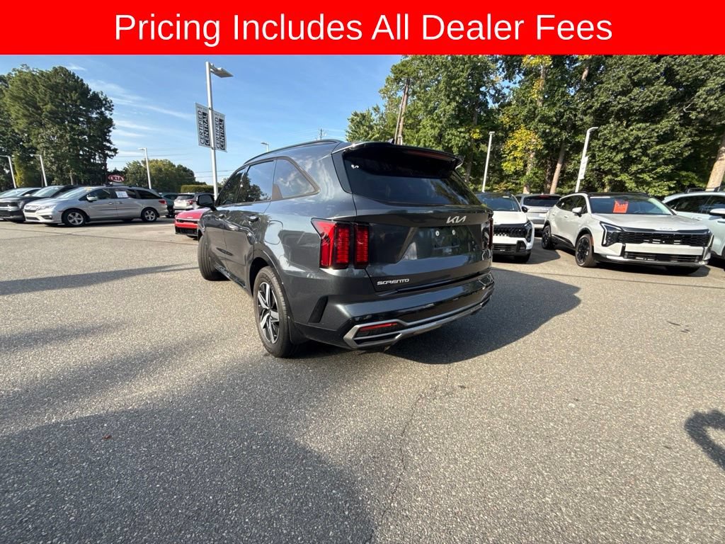 Certified 2023 Kia Sorento S FWD image 3