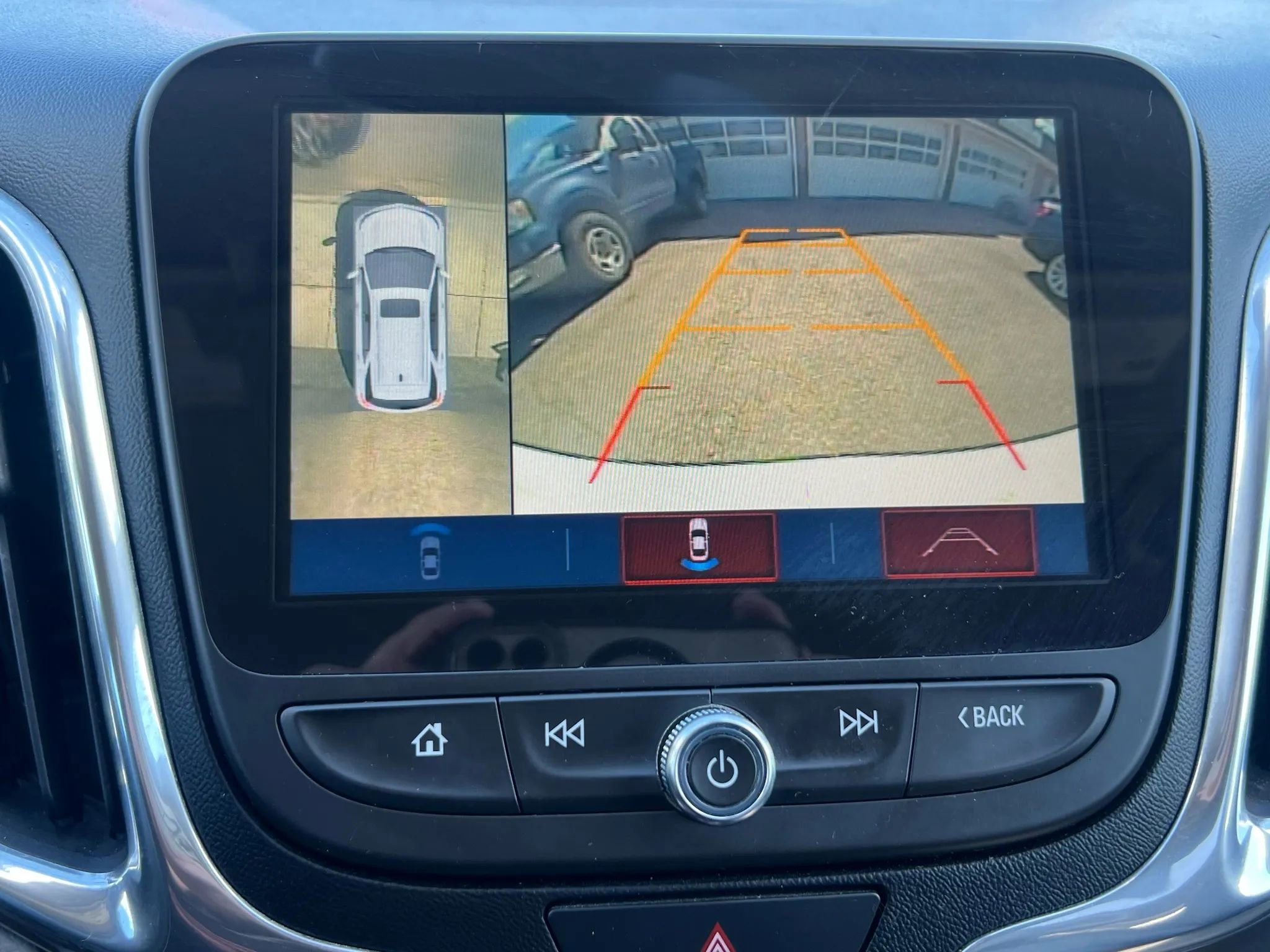 Used 2018 Chevrolet Equinox Premier w/ LPO, Cargo Package AWD/4WD image 21