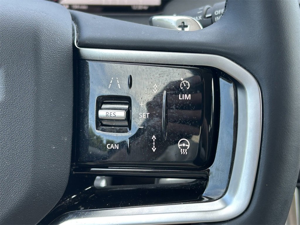 Used 2024 Land Rover Discovery Sport S image 43
