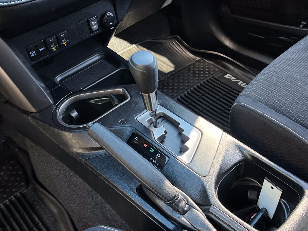Used 2018 Toyota RAV4 XLE AWD/4WD image 20