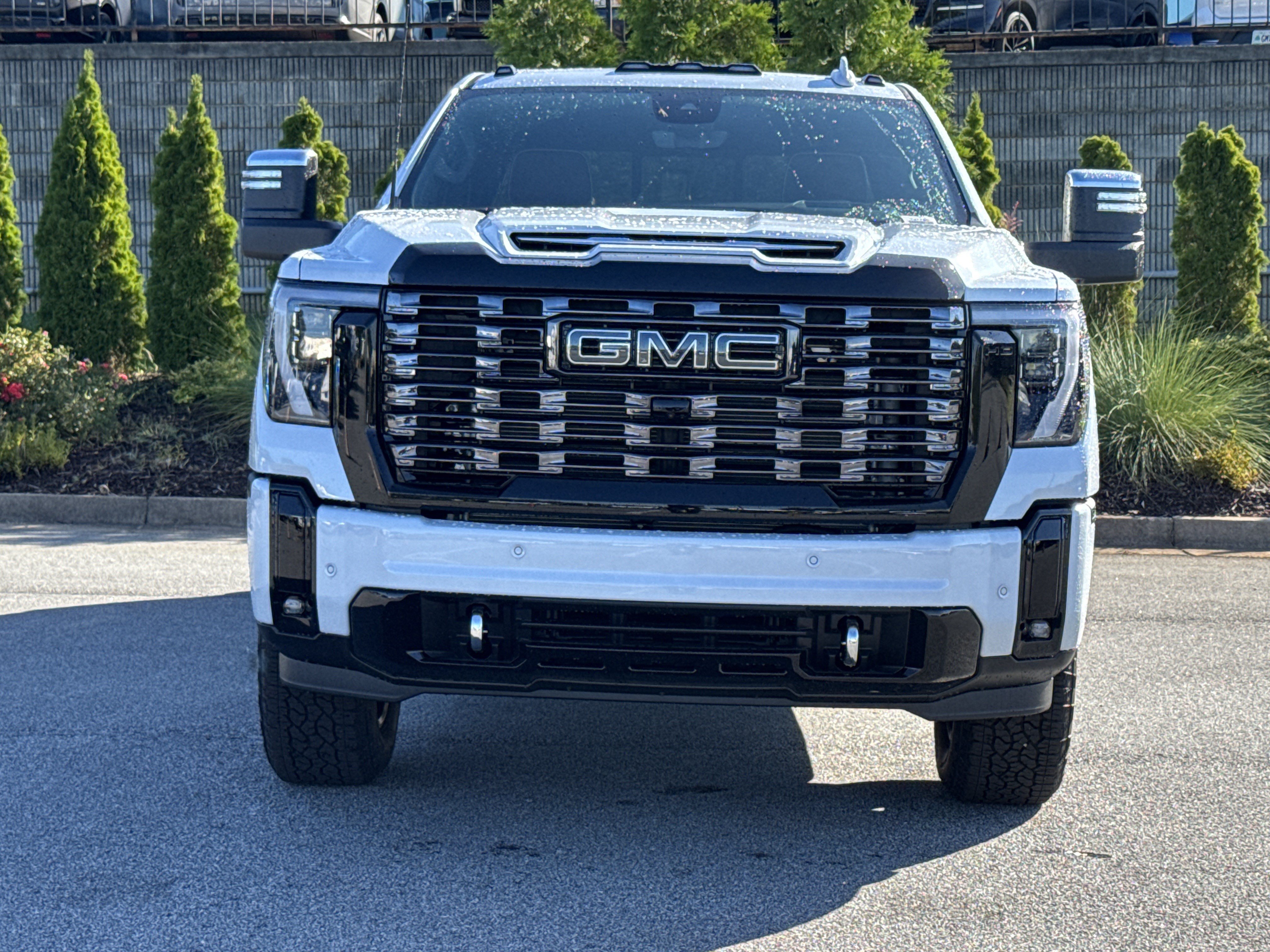 New 2026 GMC Sierra 2500 Denali Ultimate w/ LPO, Black Badging Package AWD/4WD image 3
