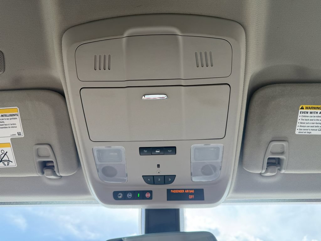 Used 2020 Buick Envision Essence AWD/4WD image 32