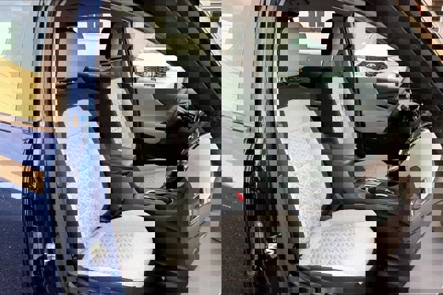 Used 2022 Chevrolet Equinox LS image 6