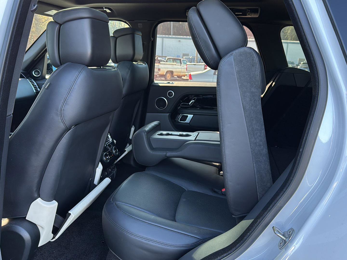 Used 2022 Land Rover Range Rover P525 Westminster Edition image 9