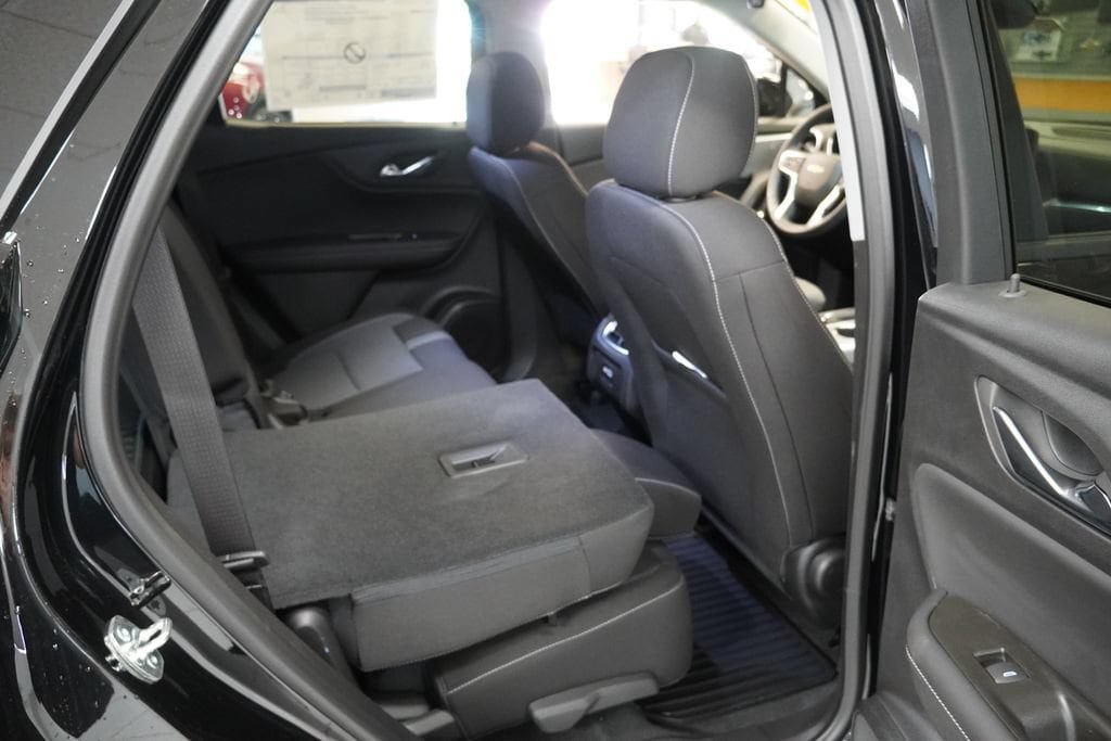 New 2026 Chevrolet Blazer LT w/ Convenience Package FWD image 22