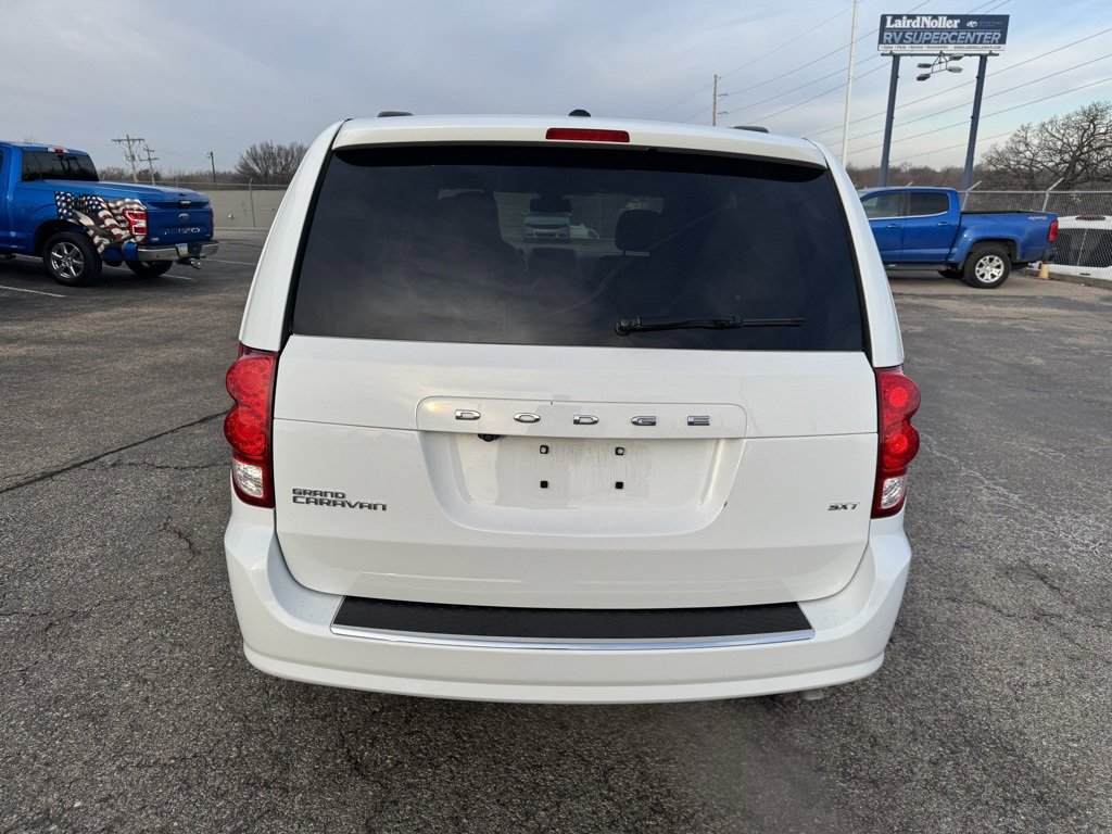 Used 2019 Dodge Grand Caravan SXT w/ Driver Convenience Group image 6