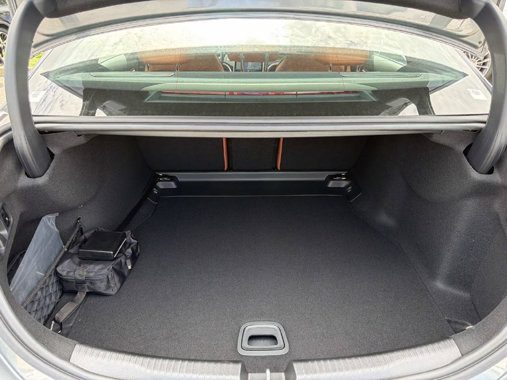 Used 2026 Mercedes-Benz C 300 Sedan image 5