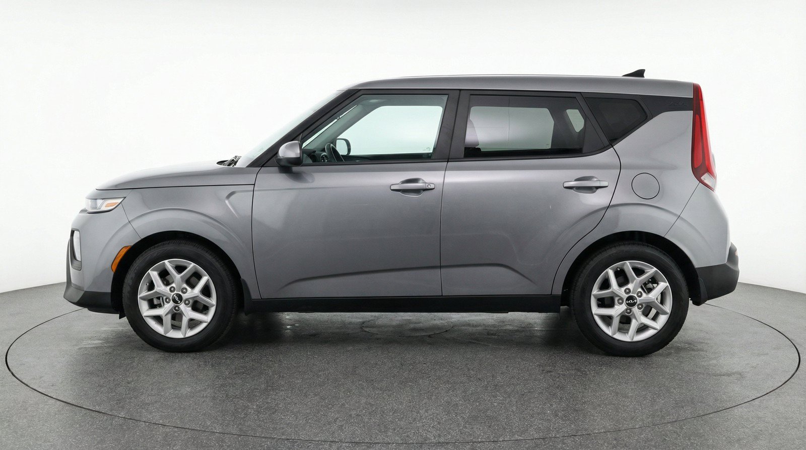 Used 2025 Kia Soul LX w/ LX Technology Package FWD image 5
