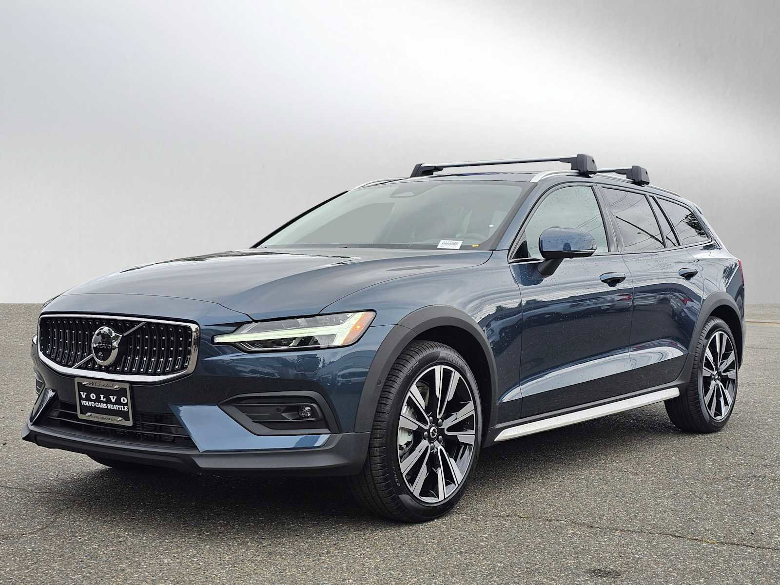 New 2026 Volvo V60 B5 Cross Country Ultra w/ Climate Package image 7