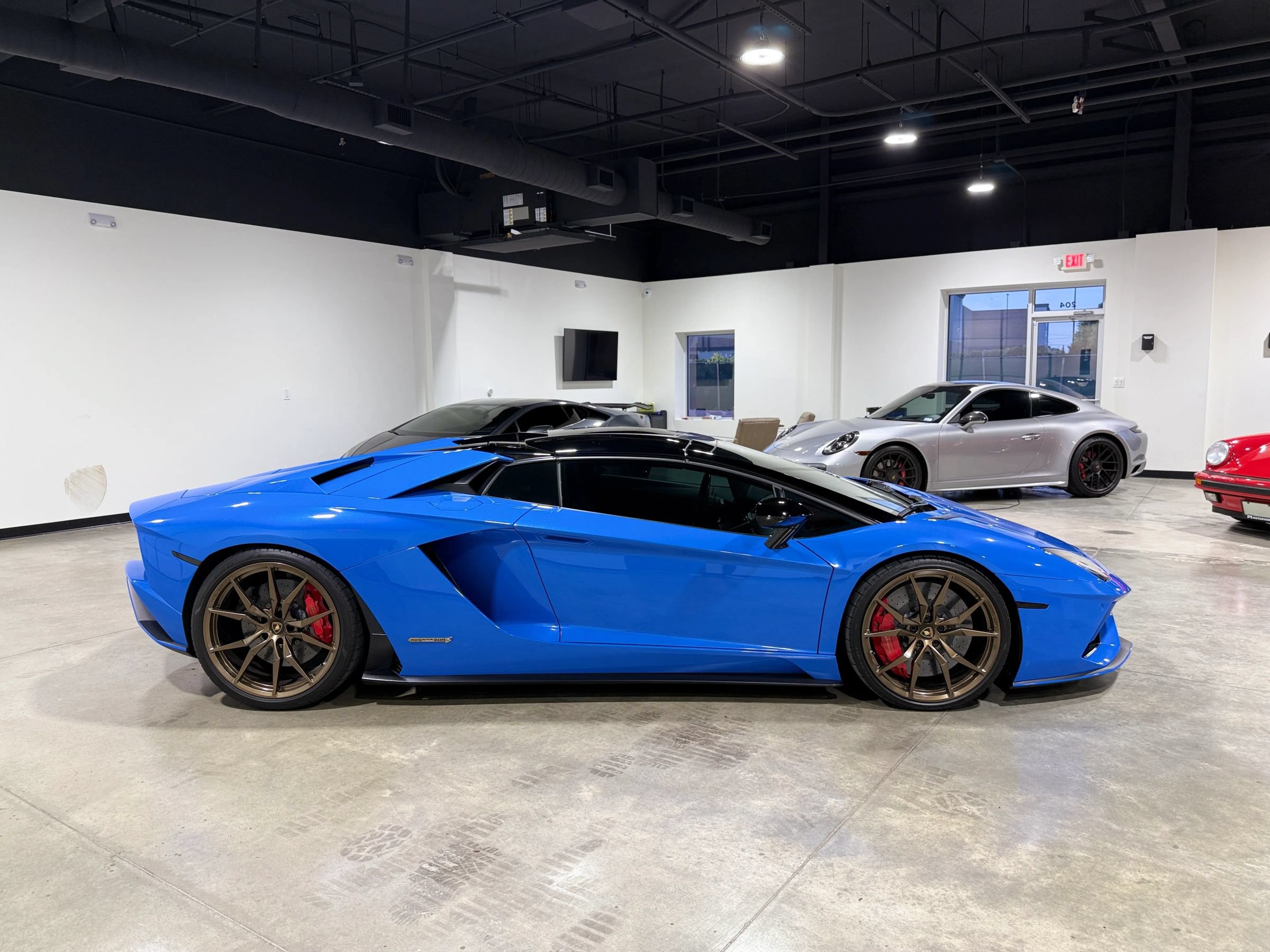 Used 2018 Lamborghini Aventador S AWD/4WD image 35