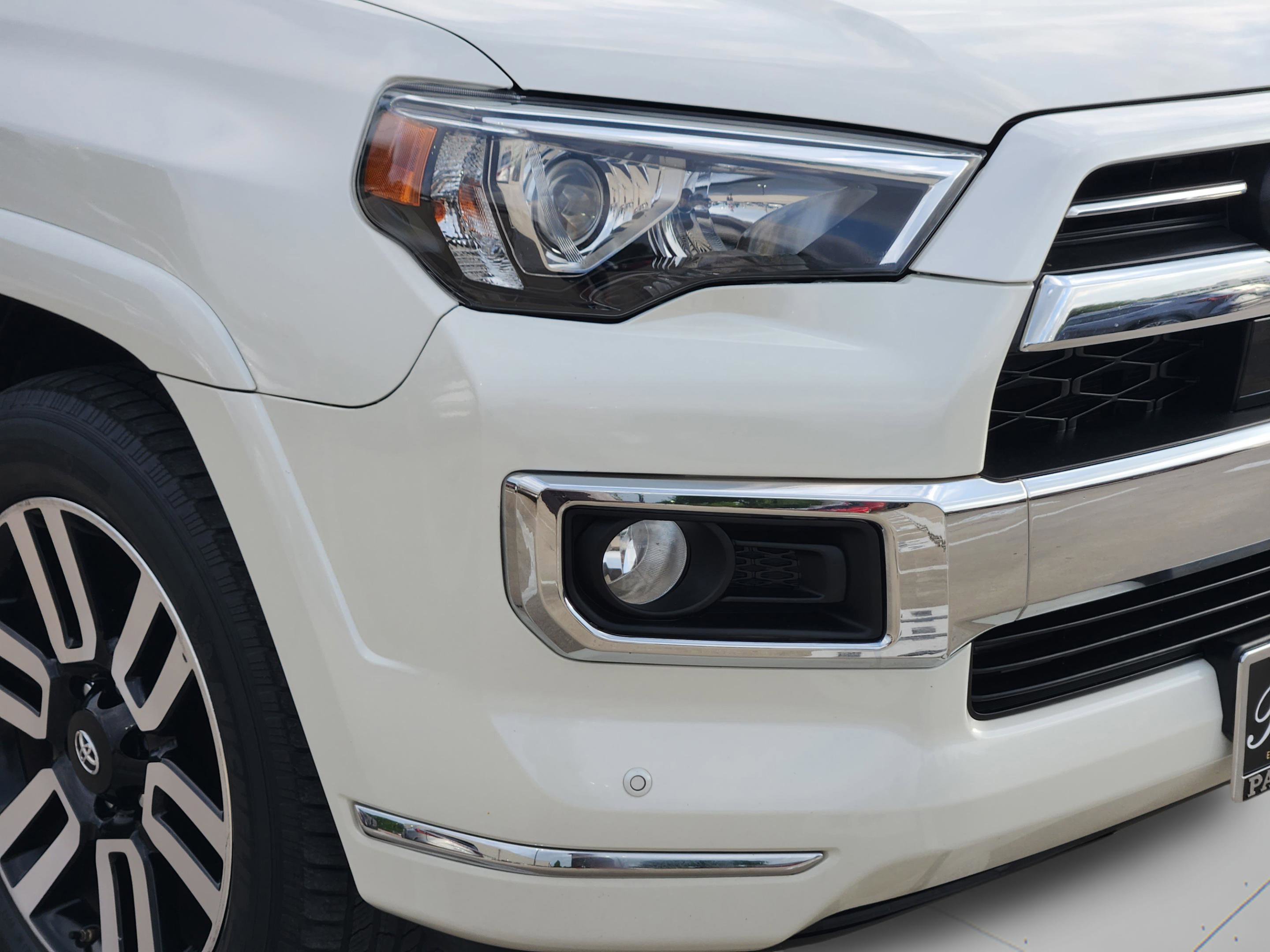 Used 2020 Toyota 4Runner Limited AWD/4WD image 34