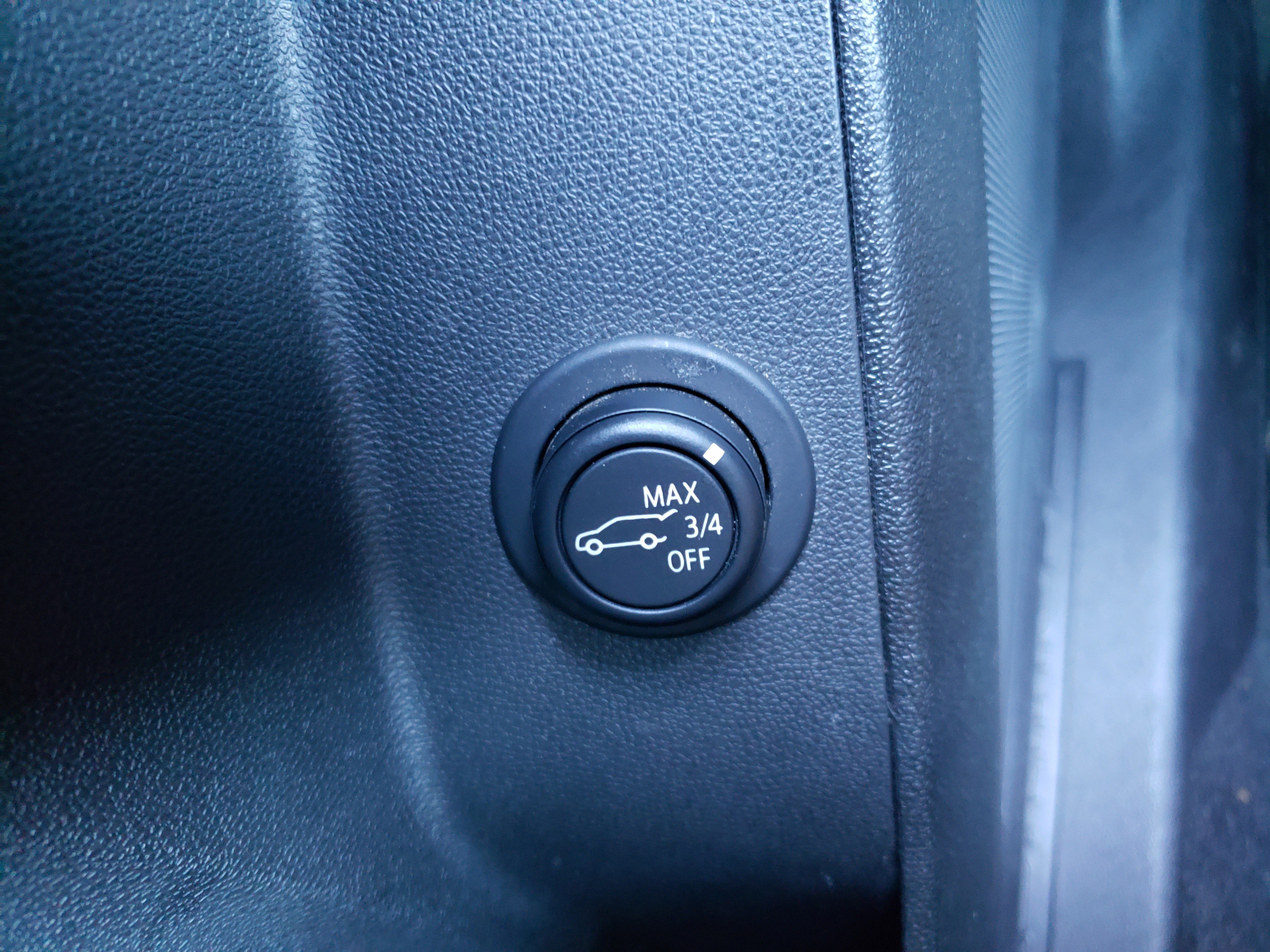 Used 2022 Chevrolet Equinox LT w/ Driver Convenience Package image 35