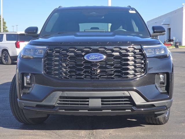 Used 2025 Ford Explorer ST-Line w/ ST-Line Street Pack AWD/4WD image 17