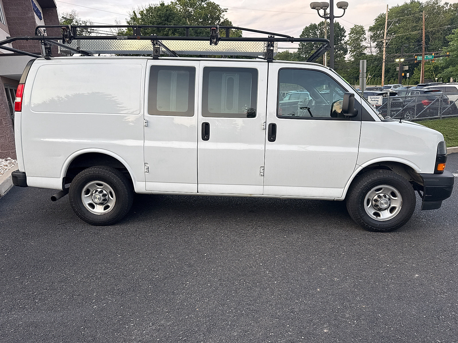 Used 2021 Chevrolet Express 2500 w/ Driver Convenience Package RWD image 2