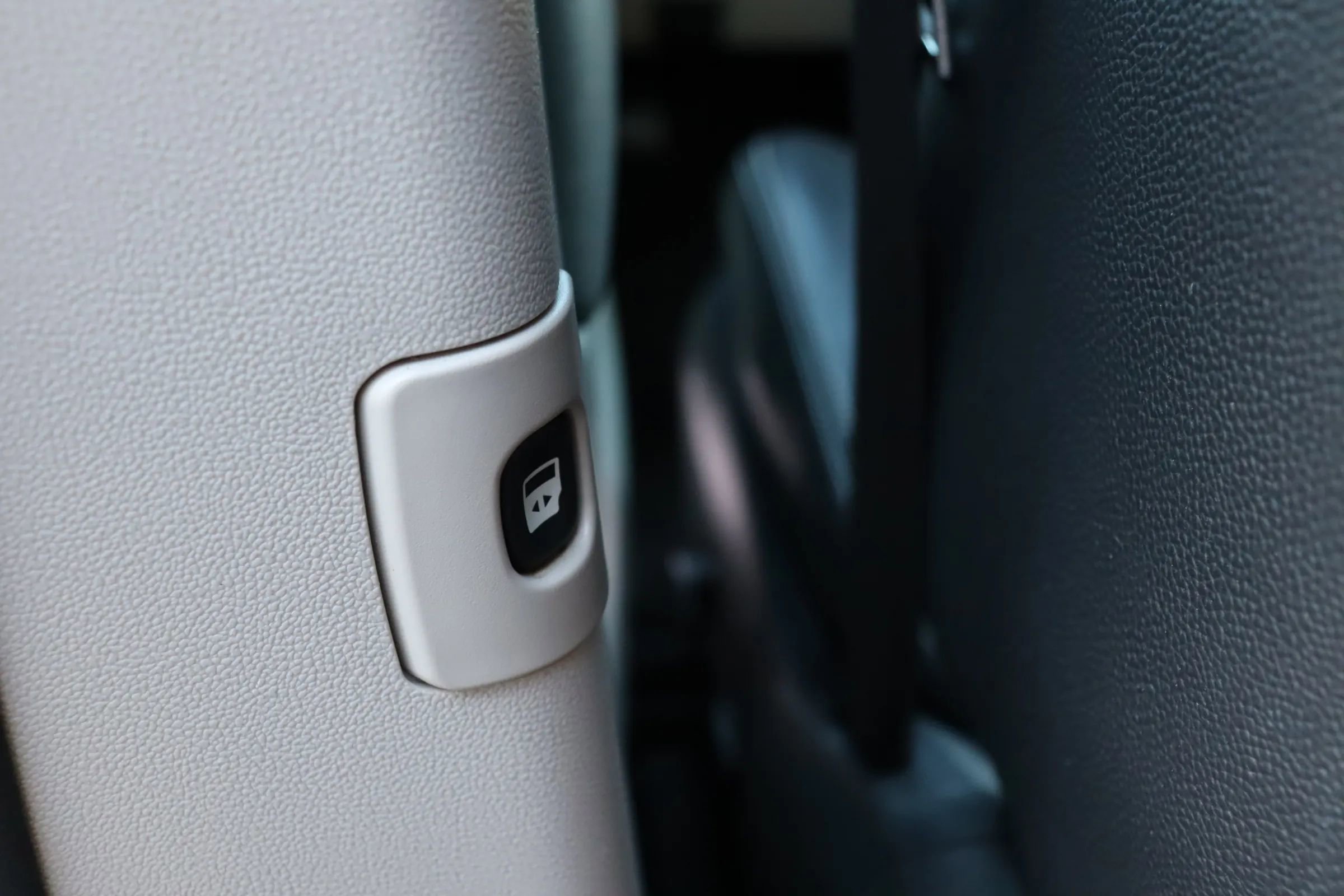 Used 2017 Dodge Grand Caravan SXT image 18