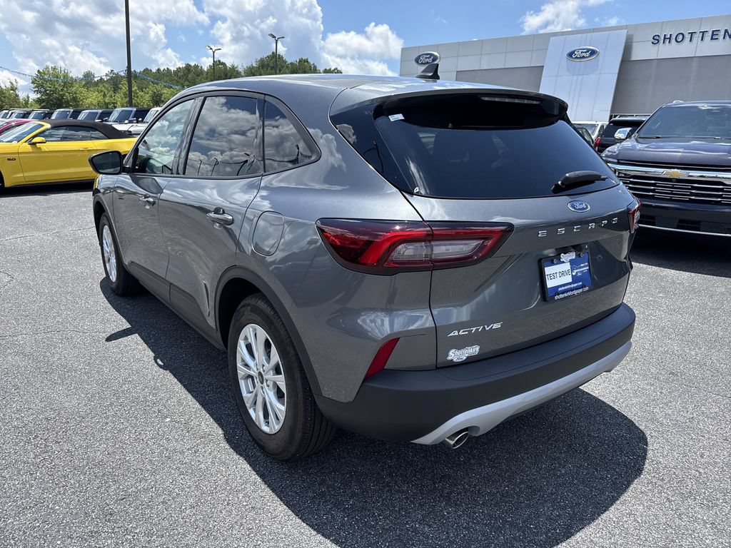 Used 2026 Ford Escape Active w/ Cold Weather Package FWD image 5