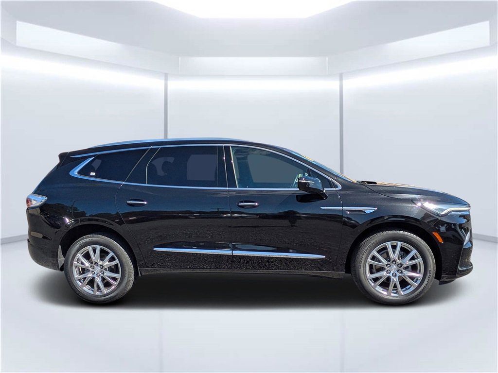 Used 2022 Buick Enclave Premium w/ Surround and Sites Package image 2