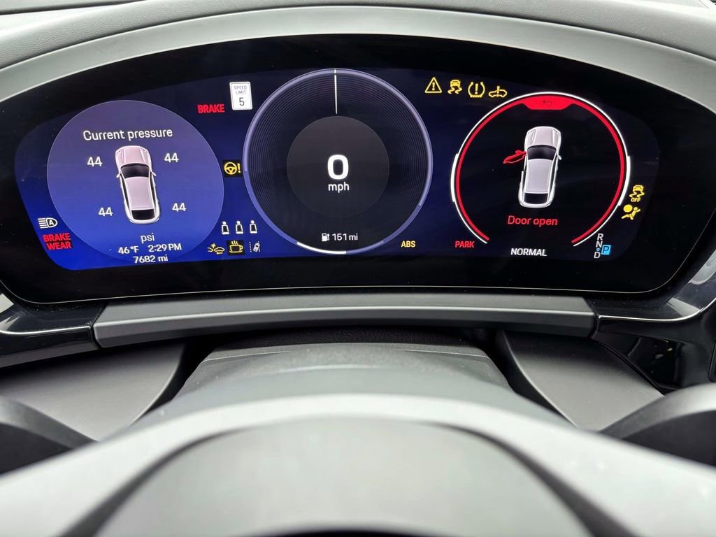 Used 2024 Porsche Macan 4 Electric image 27