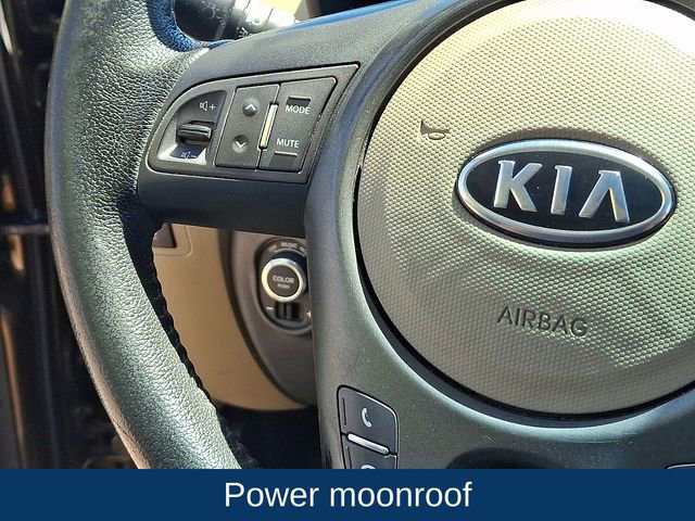 Used 2012 Kia Soul ! FWD image 7