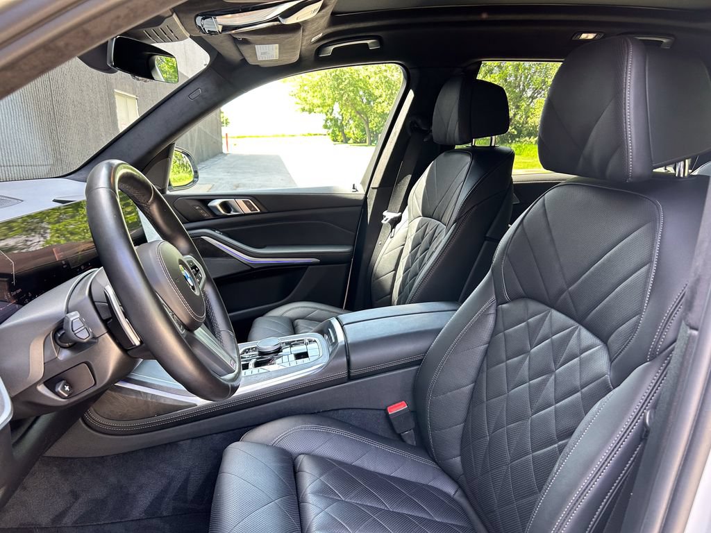 Used 2023 BMW X7 xDrive40i w/ M Sport Package AWD/4WD image 11