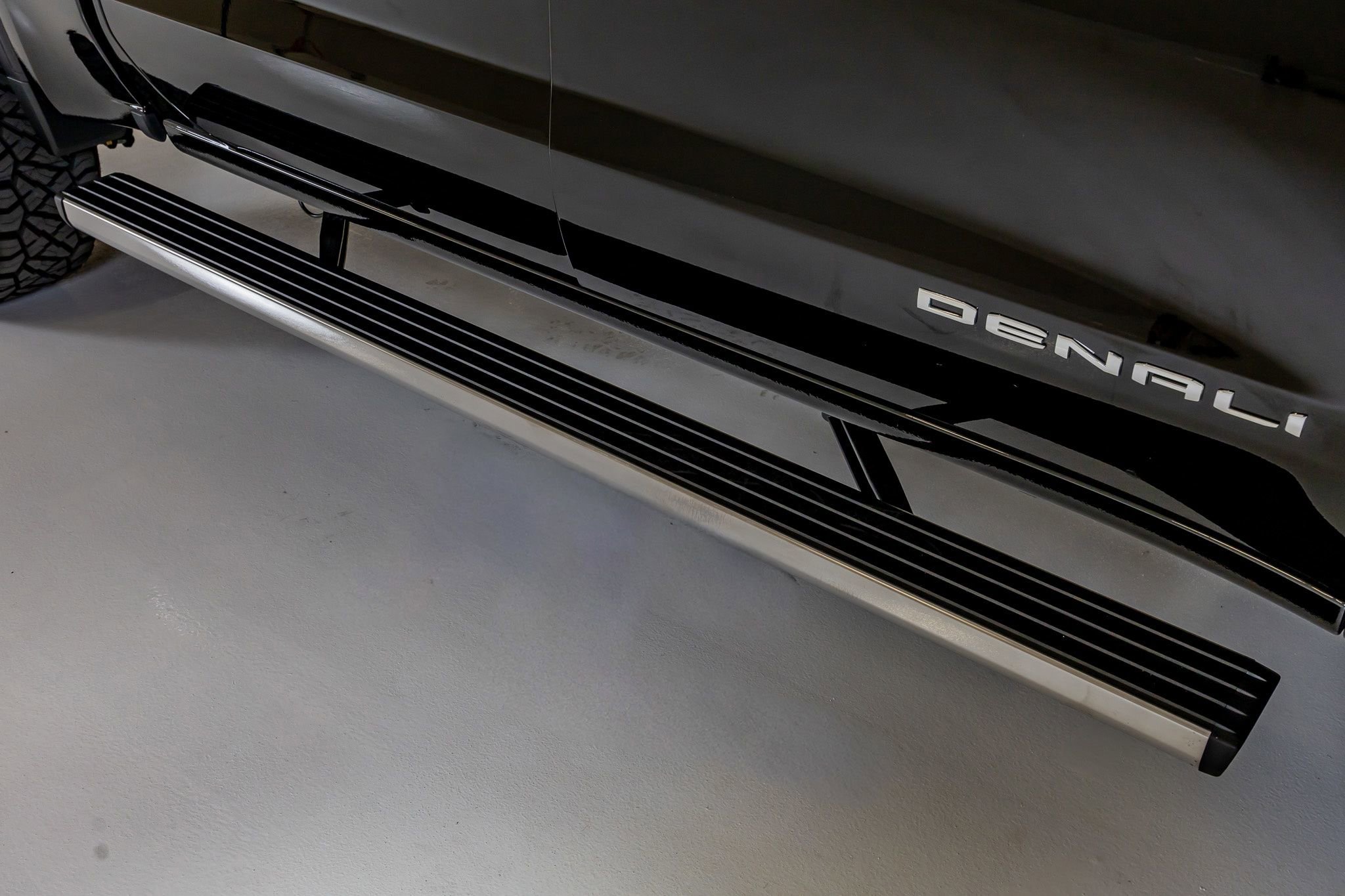 Used 2025 GMC Sierra 1500 Denali w/ Denali Reserve Package image 13