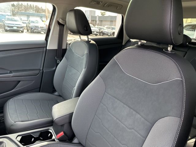 New 2026 Volkswagen Taos SE image 12