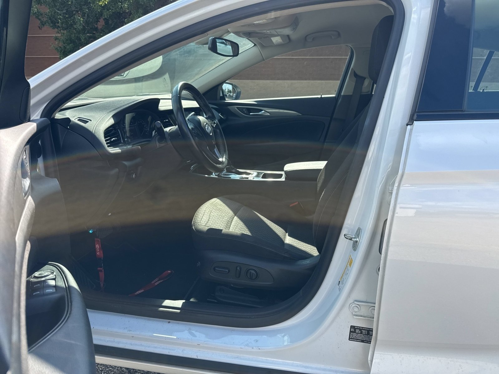Used 2019 Buick Regal Preferred w/ Sights and Sounds Package FWD image 4