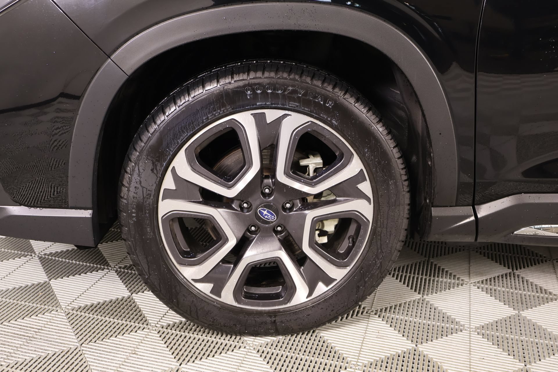 Used 2023 Subaru Ascent Limited AWD/4WD image 18