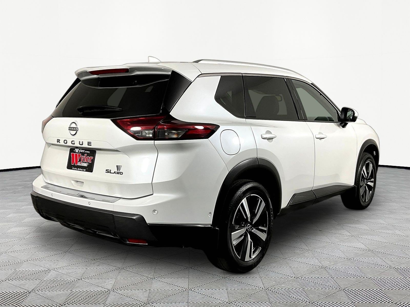 Certified 2025 Nissan Rogue SL AWD/4WD image 6