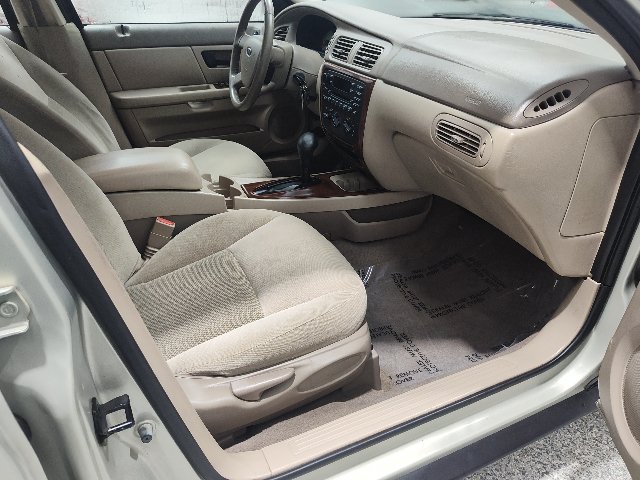 Used 2007 Ford Taurus SEL FWD image 22