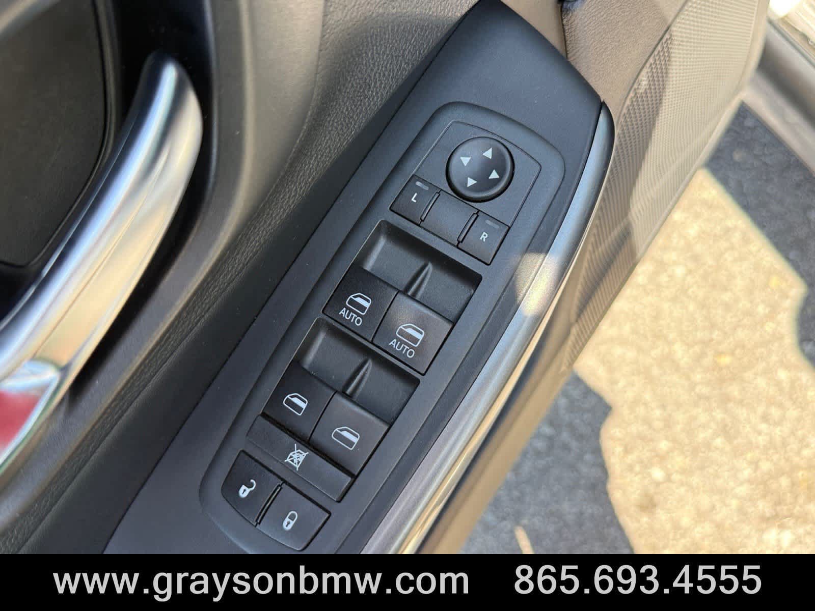 Used 2021 Jeep Cherokee Latitude Lux w/ Sun & Sound Group AWD/4WD image 18