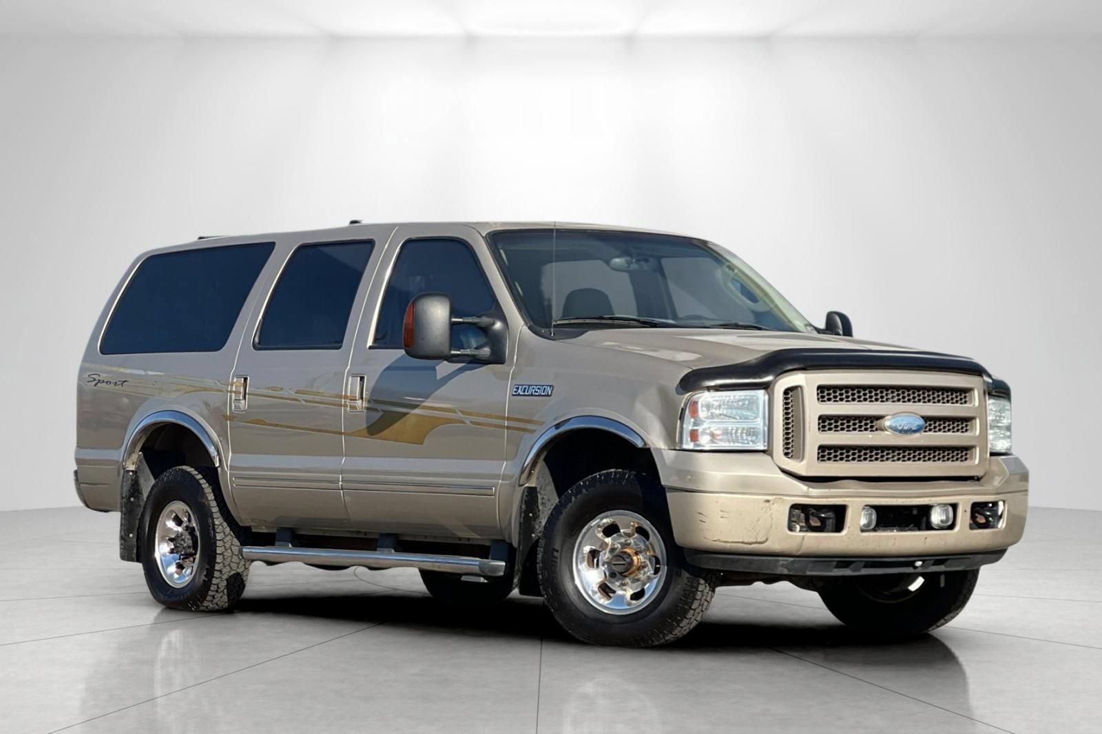 Used 2005 Ford Excursion Limited AWD/4WD image 2