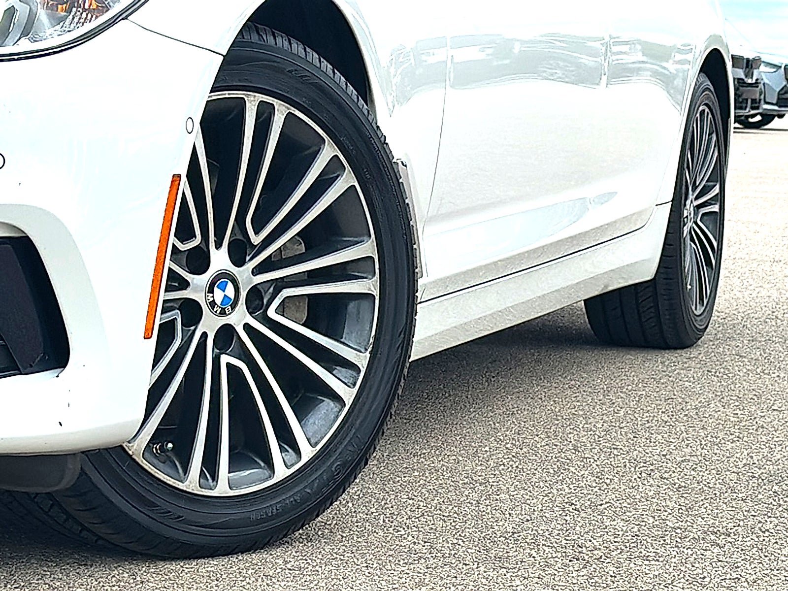 Used 2019 BMW 530i w/ Convenience Package RWD image 3