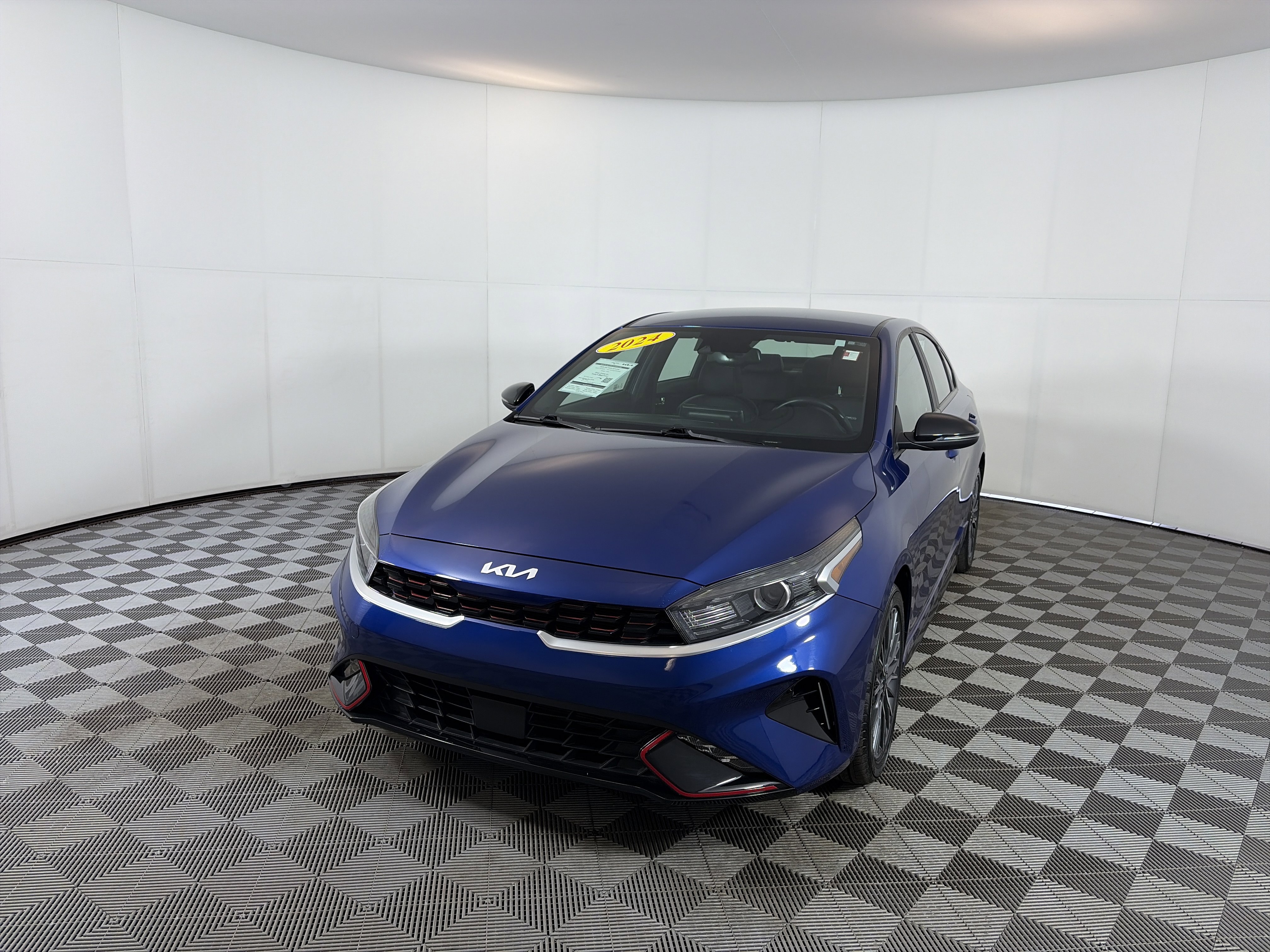 Certified 2024 Kia Forte GT-Line image 2