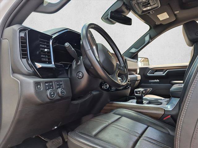 Used 2022 Chevrolet Silverado 1500 High Country w/ Z71 Off-Road Package AWD/4WD image 9
