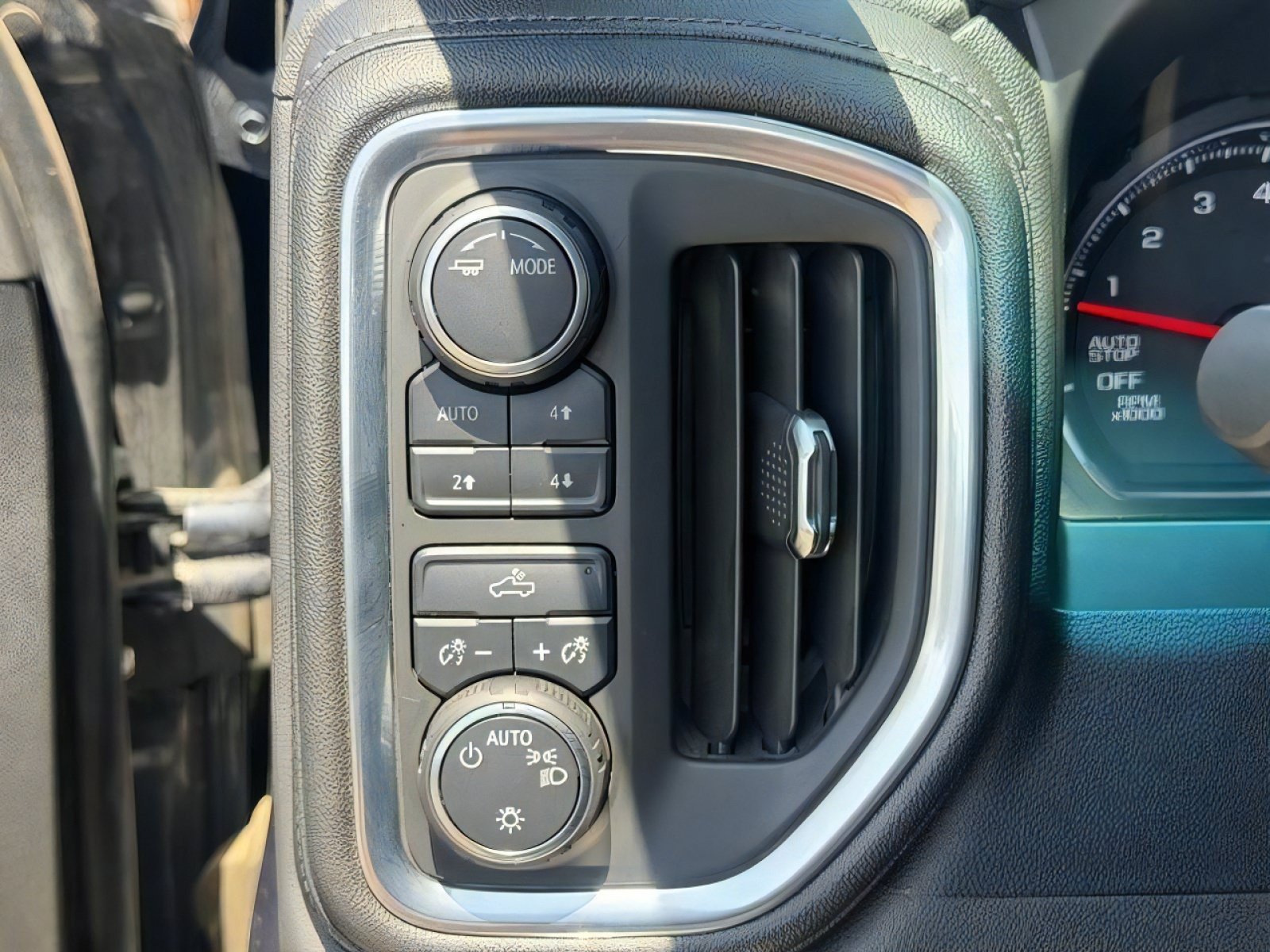 Used 2020 Chevrolet Silverado 1500 LT w/ All-Star Edition AWD/4WD image 18