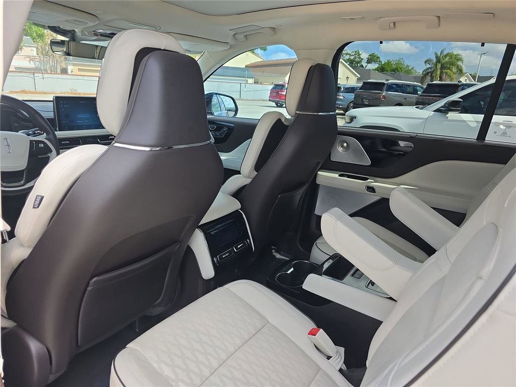 Used 2023 Lincoln Aviator Black Label image 11
