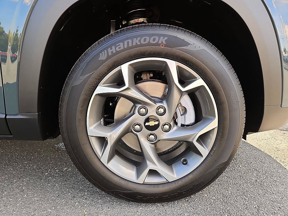 New 2026 Chevrolet Trax LT FWD image 8