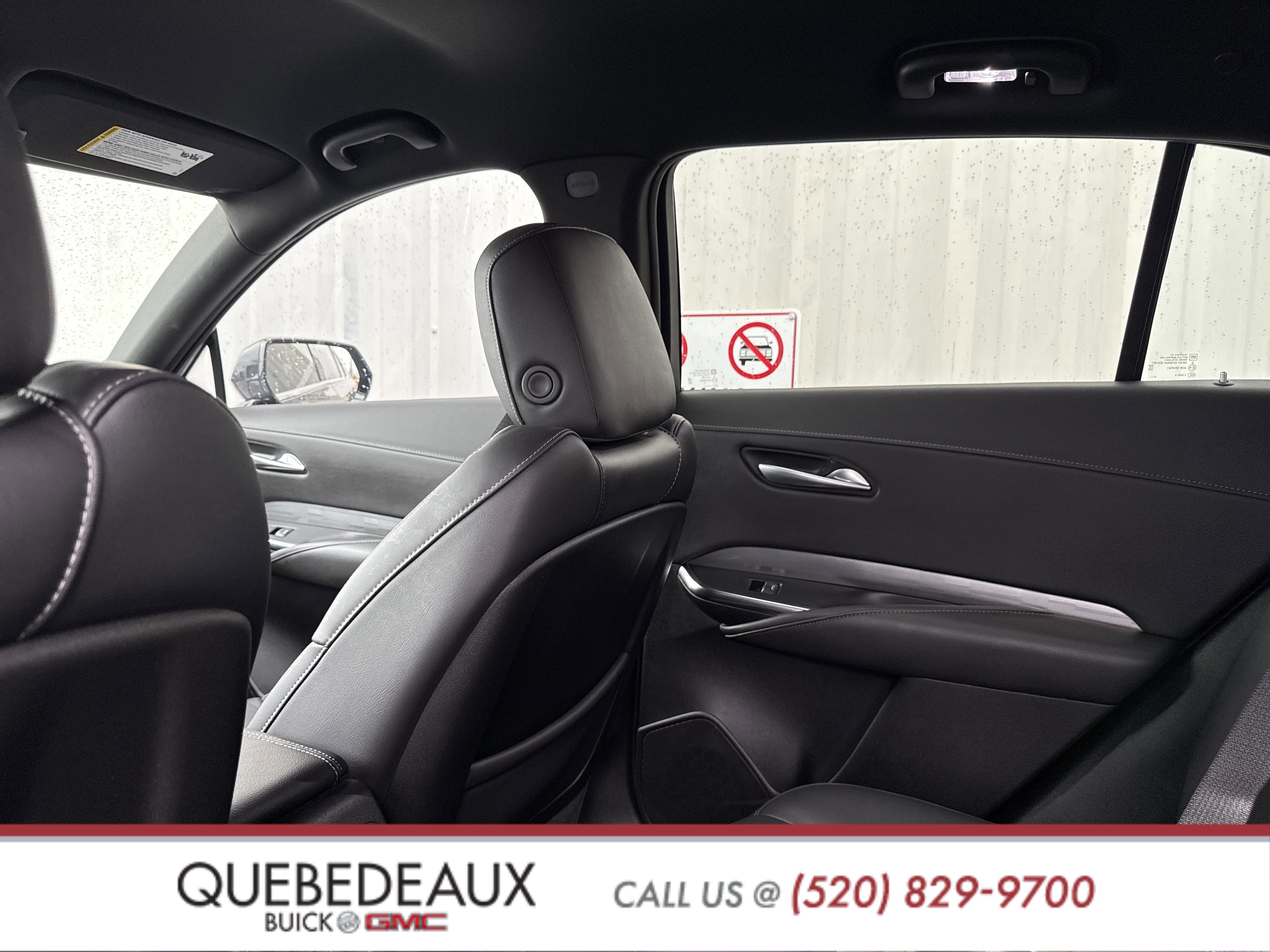 Used 2025 Cadillac XT4 Premium Luxury image 37