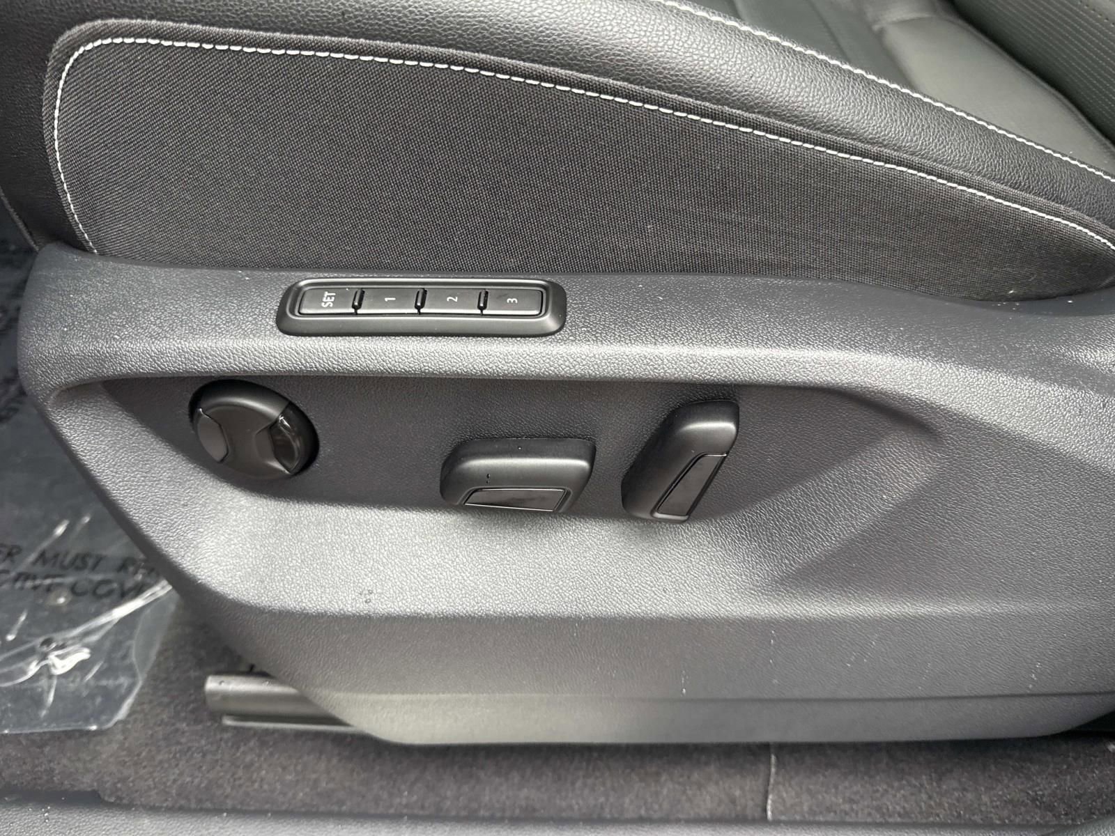 Certified 2025 Volkswagen Atlas SEL image 22