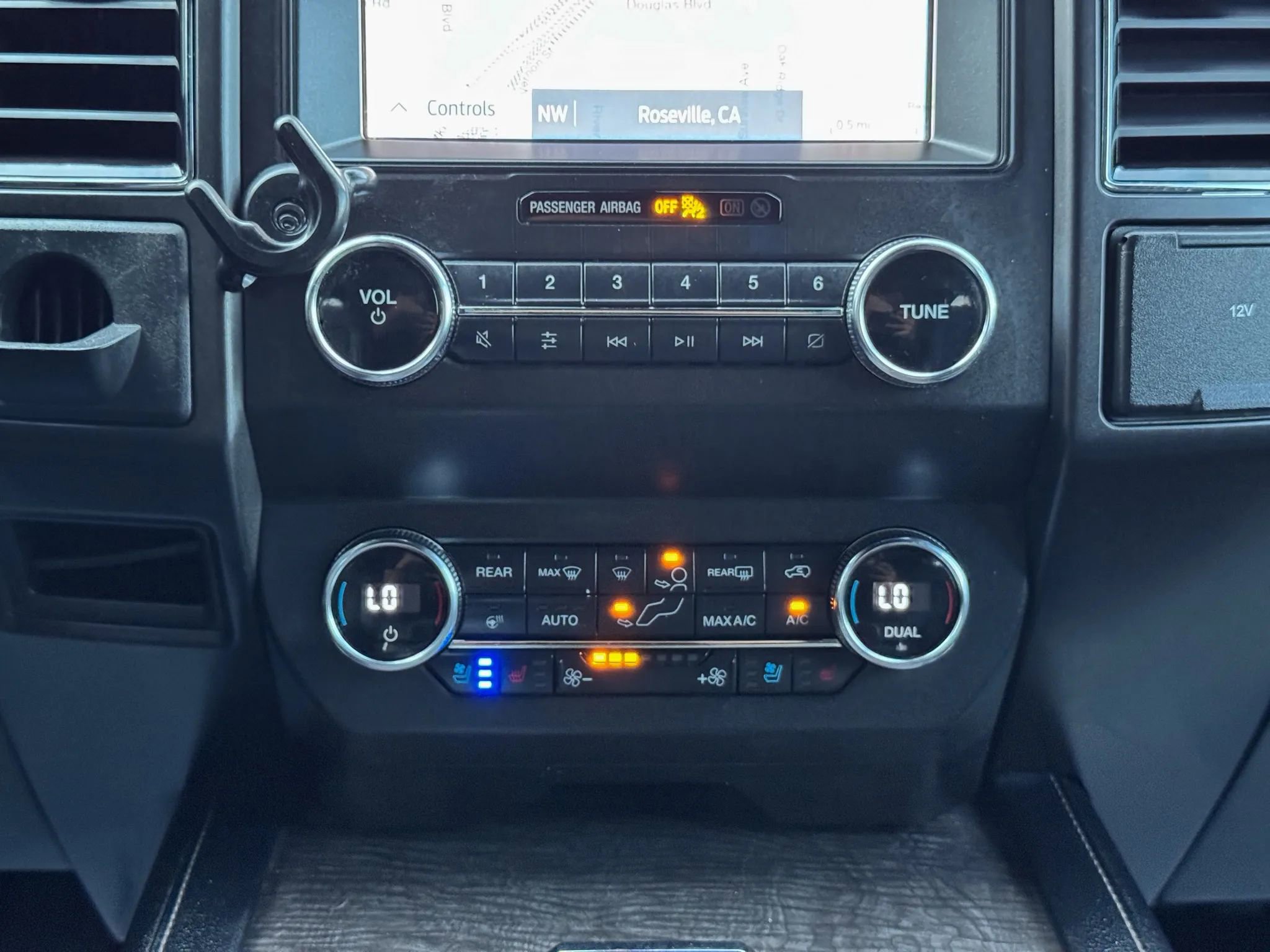 Used 2020 Ford Expedition Max Limited image 37