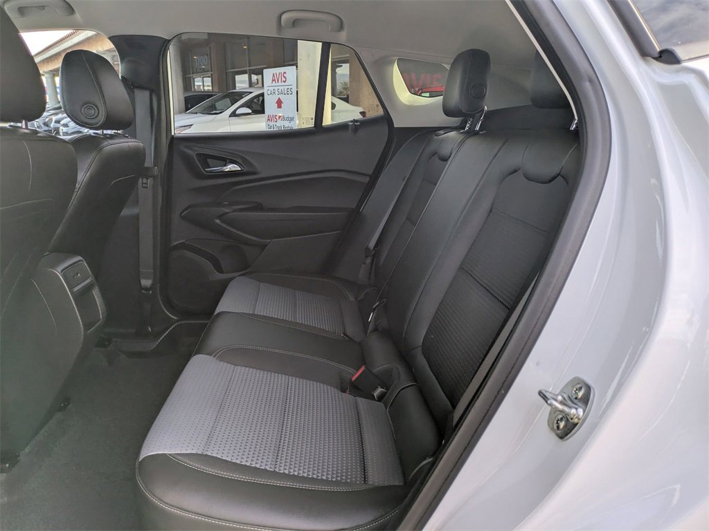 Used 2025 Chevrolet Trax LT w/ LT Convenience Package image 29