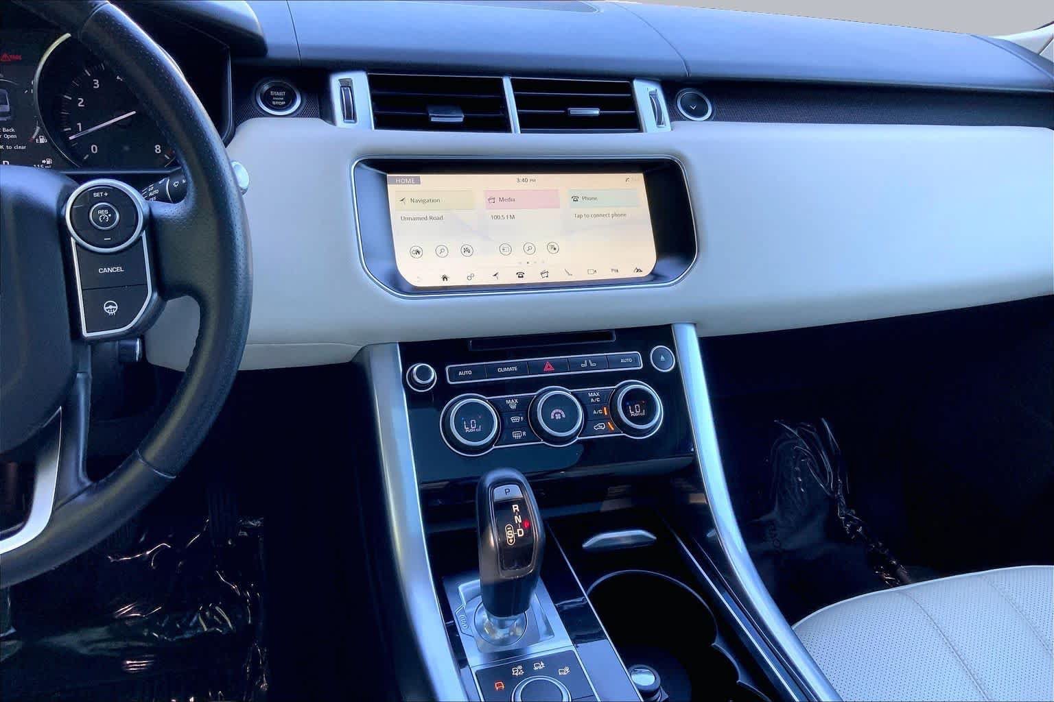 Used 2017 Land Rover Range Rover Sport HSE AWD/4WD image 7