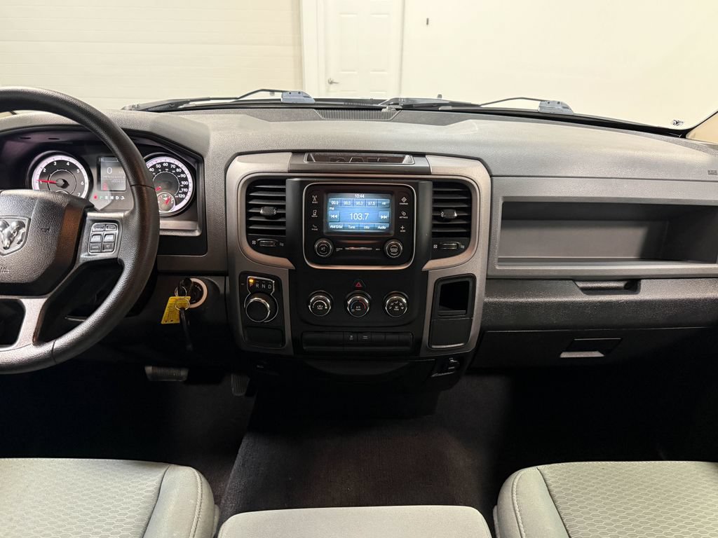 Used 2017 RAM 1500 Express RWD image 18