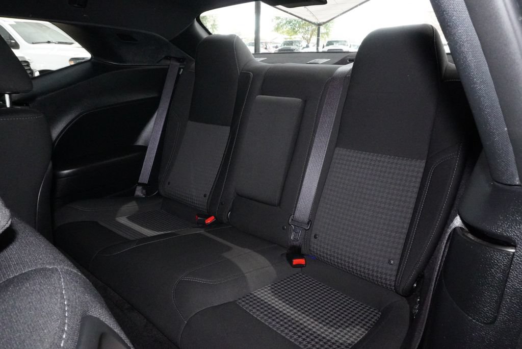 Used 2018 Dodge Challenger R/T w/ Driver Convenience Group RWD image 23